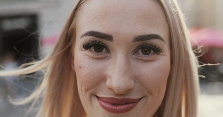 Microblading vs Powder Brows: Which Lasts Longer?